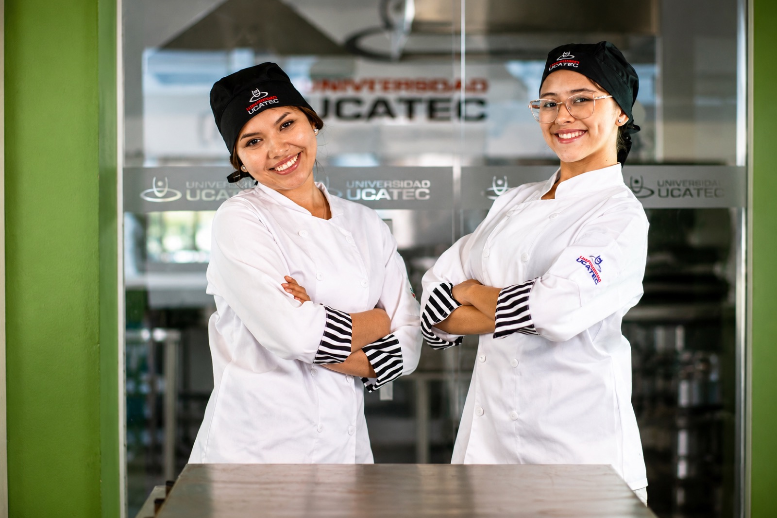 Estudiantes de Gastronomía en práctica